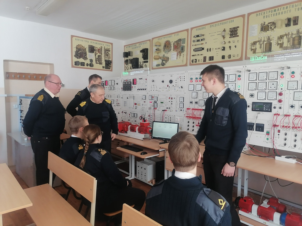 Лаборатория судовых машин в Омском техникуме водного траспорта Сибирского государственного университета водного транспорта (СГУВТ) оснащена тренажерами ГалСен